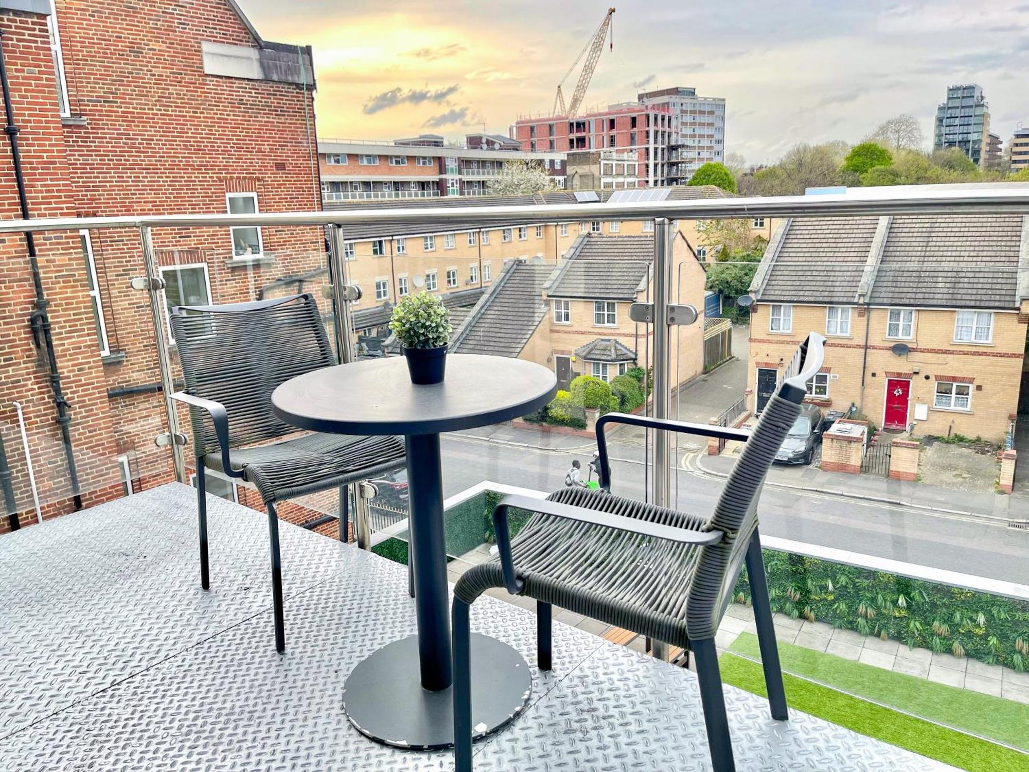 Contemporary Apartments With Private Terraces In Shoreditch, Hoxton, Islington 런던 외부 사진